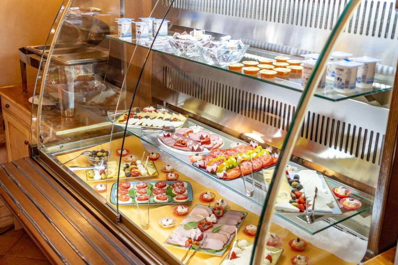 Casa Freya Hotel Buşteni Eksteriør billede