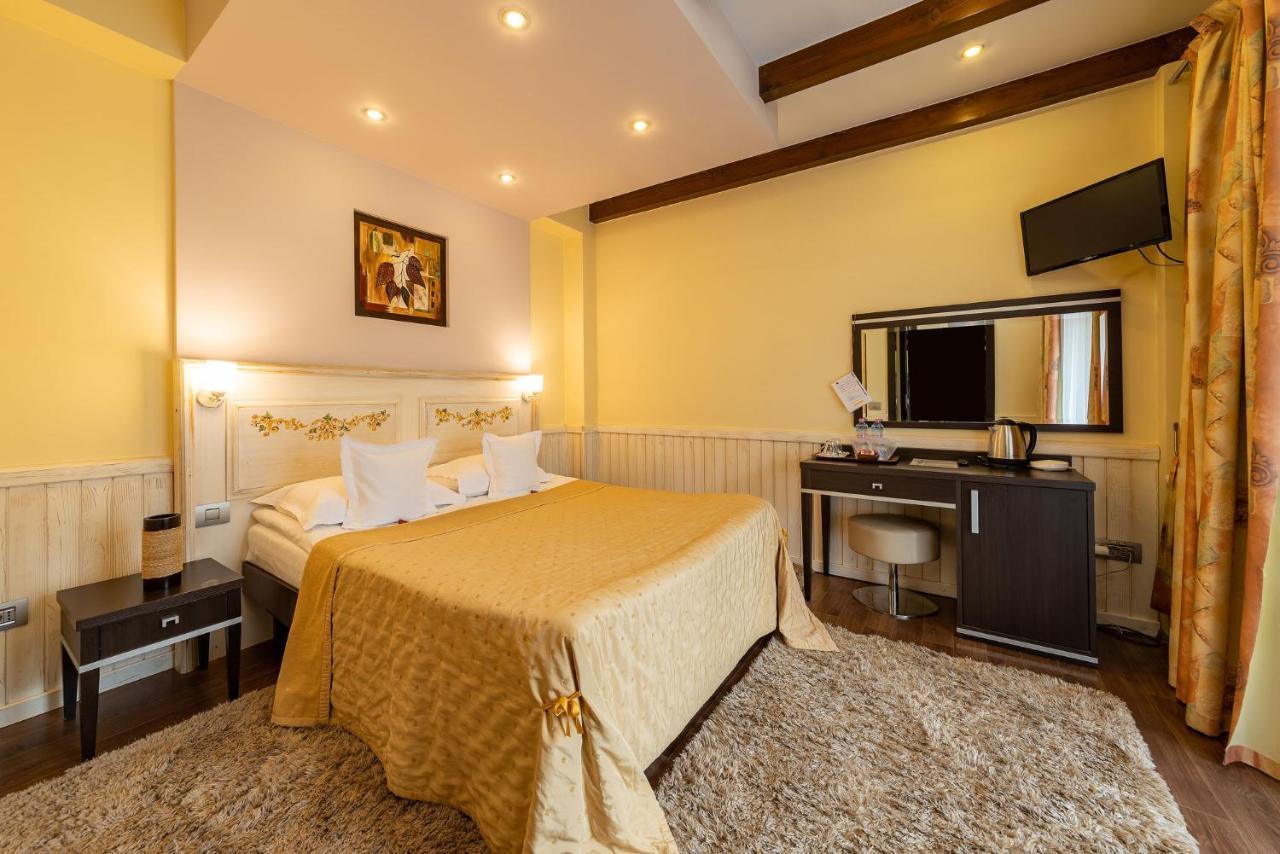 Casa Freya Hotel Buşteni Eksteriør billede