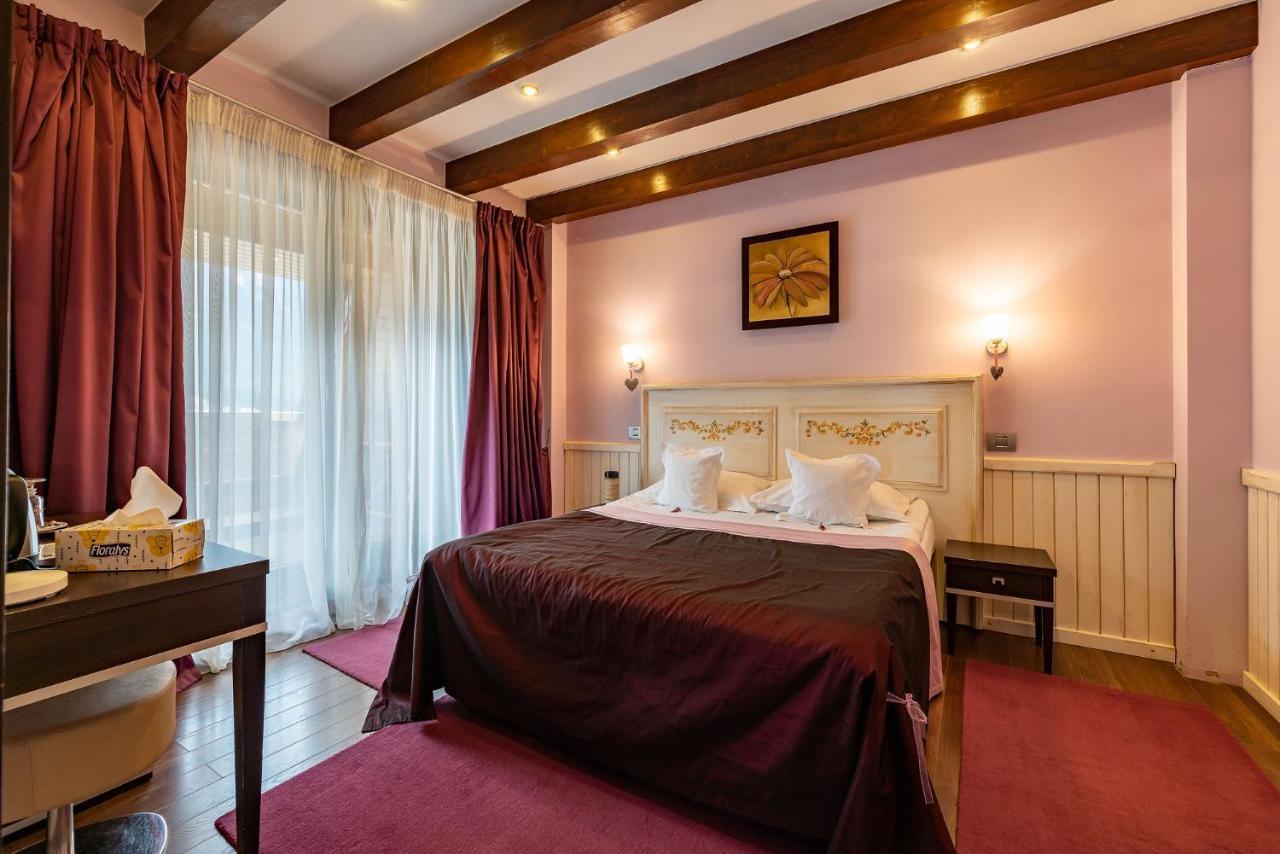 Casa Freya Hotel Buşteni Eksteriør billede