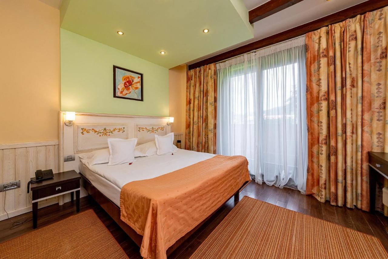 Casa Freya Hotel Buşteni Eksteriør billede
