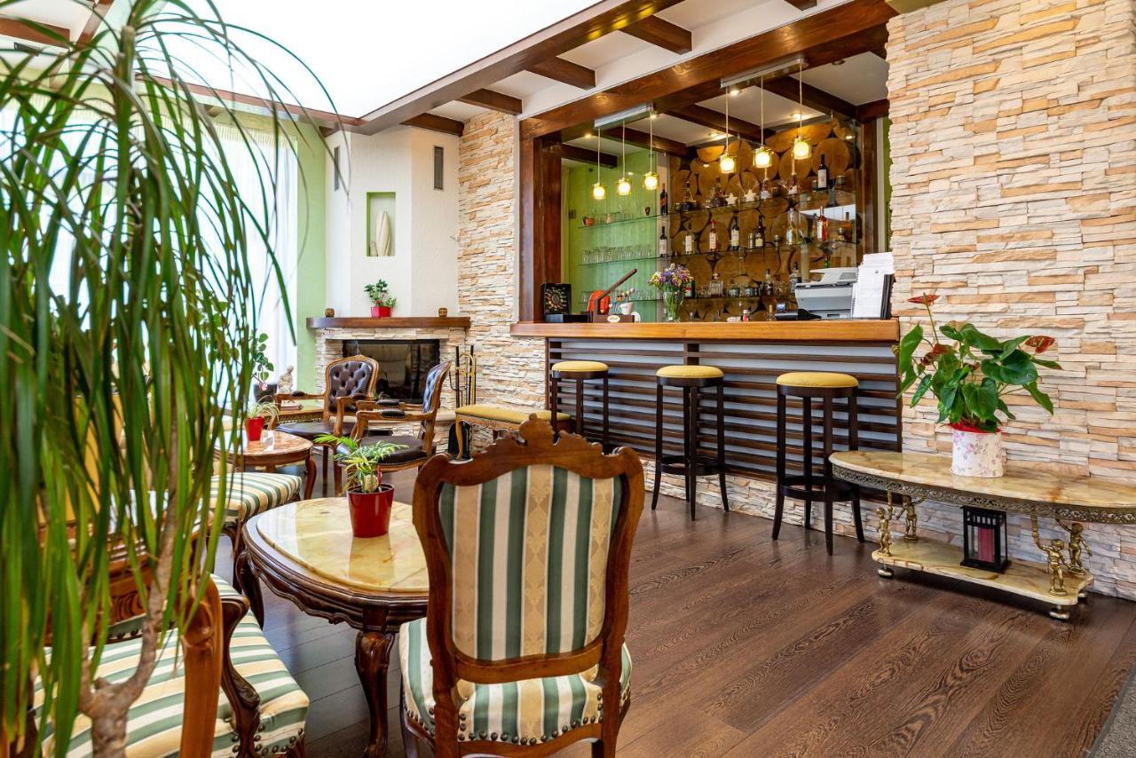 Casa Freya Hotel Buşteni Eksteriør billede