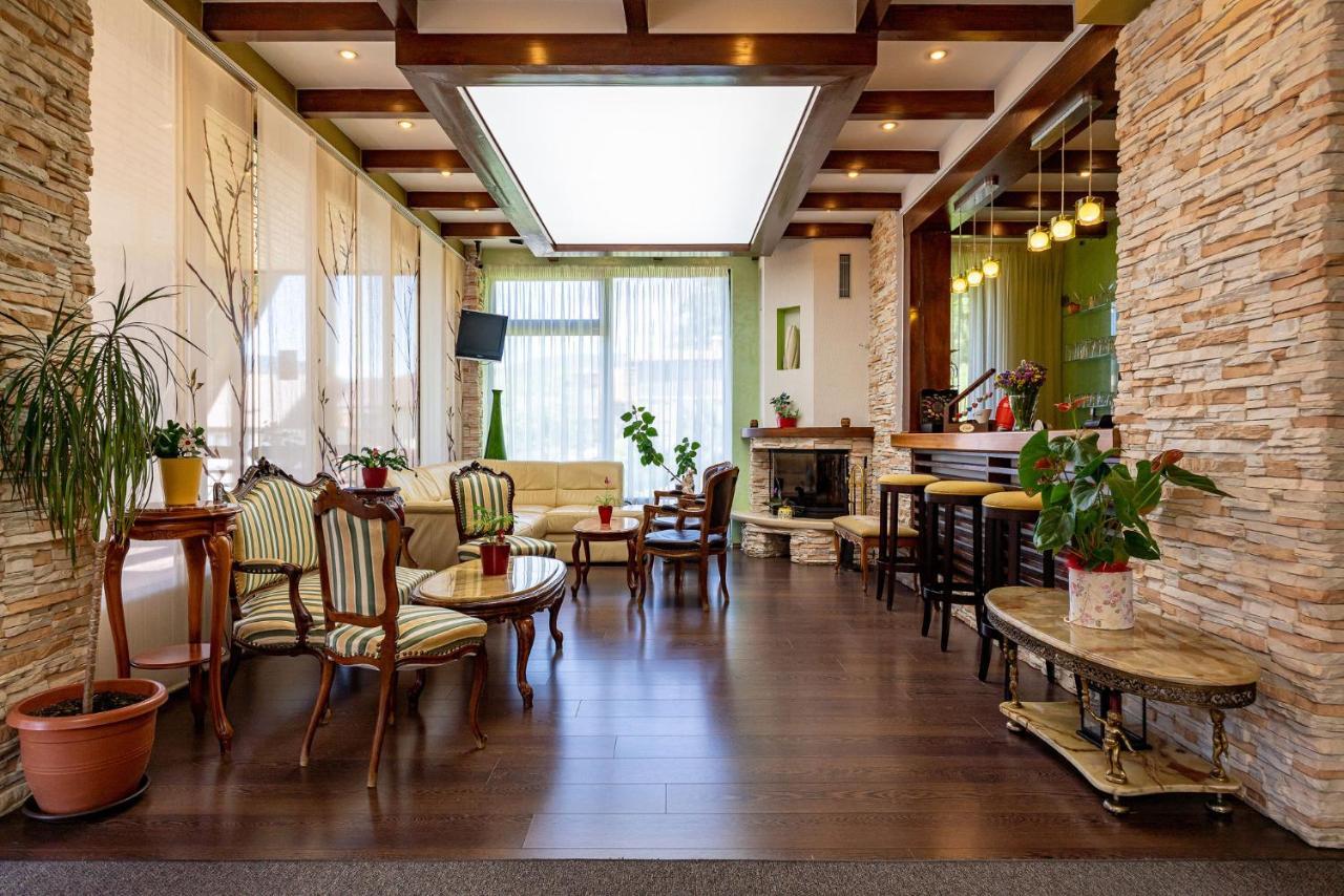 Casa Freya Hotel Buşteni Eksteriør billede